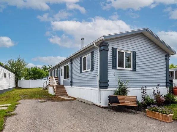 6724 17th Ave SE #6, Calgary, AB T2A 0W5