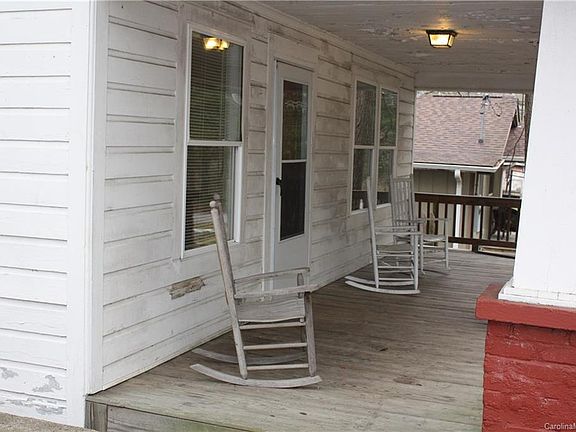 3rd image of 130 Half Circle Ln