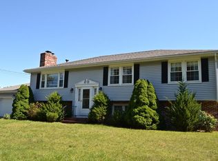 722 Snipatuit Rd, Rochester, MA 02770