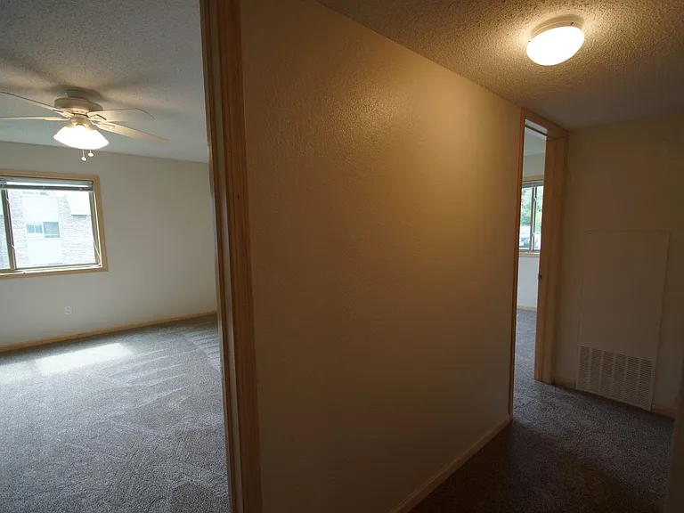 Larpenteur Estates Apartments — Photo 111