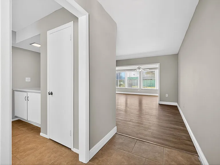 1528 Chevy Chase Dr — Photo 4