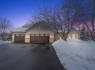 4626 Helmo Ave N, Oakdale, MN 55128