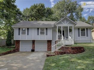 1509 E Stagecoach Dr, Olathe, KS 66062