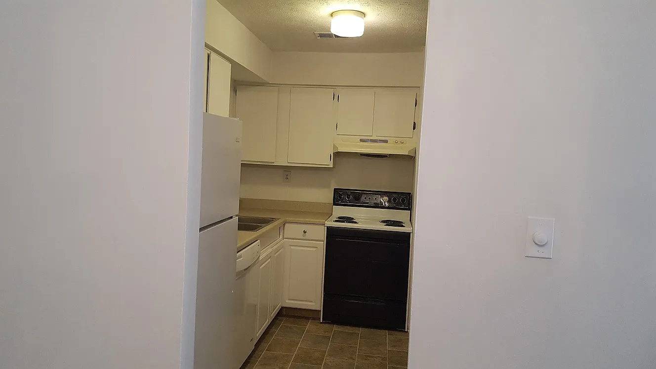 376 Redding Rd — Photo 3