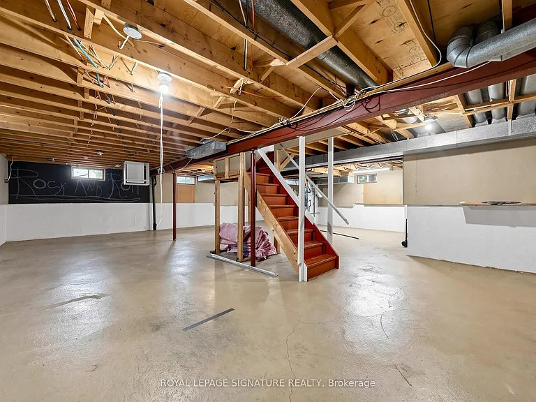 94 Howlett Ave — Photo 42