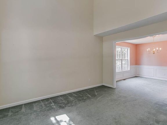 3rd image of 1400 Walnut Hill Cir