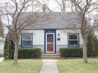 8735 W Schlinger Ave, West Allis, WI 53214