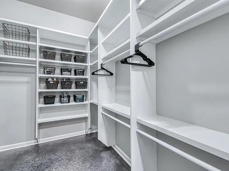 907 Park Ave — Photo 14