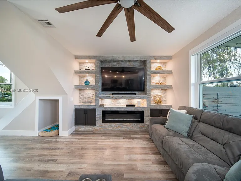 754 NW 154th Ave — Photo 16