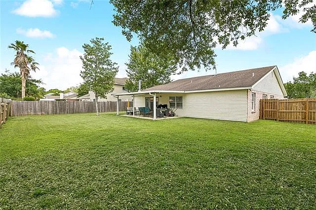3001 Meadow Lake Dr E — Photo 14