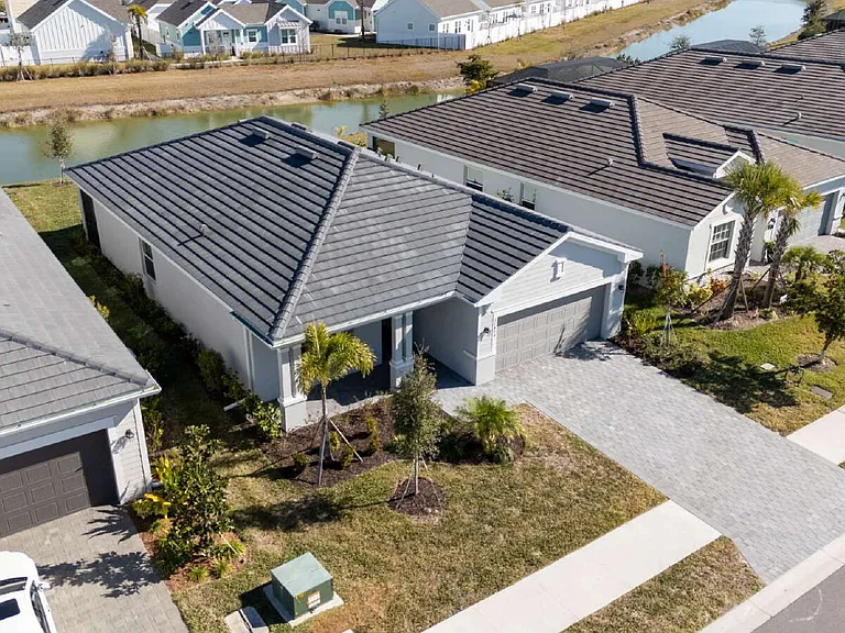 11470 Burgundy Dr — Photo 10
