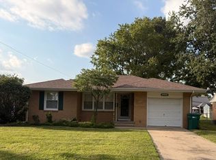 2804 Oak Ave, Mattoon, IL 61938