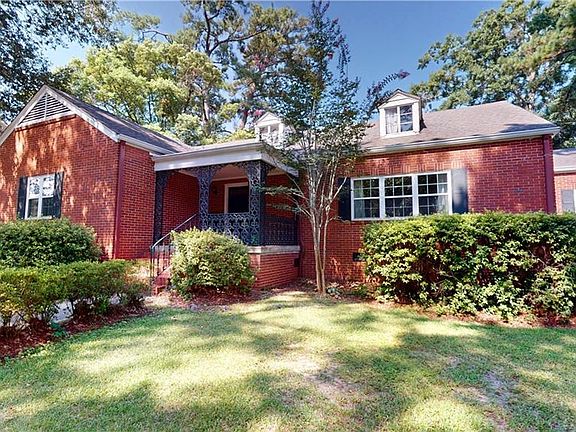3rd image of 300 Bromley Pl