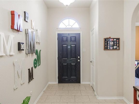 3rd image of 3021 Hornbeam St