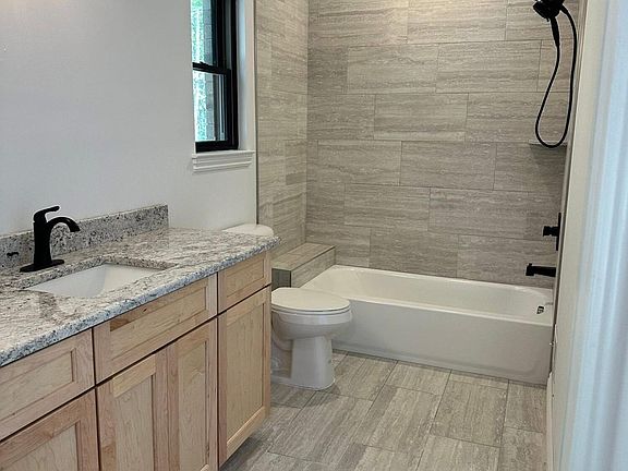 5th image of 23930 Pennington Ln
