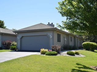 W175N8077 Robin Cir, Menomonee Falls, WI 53051