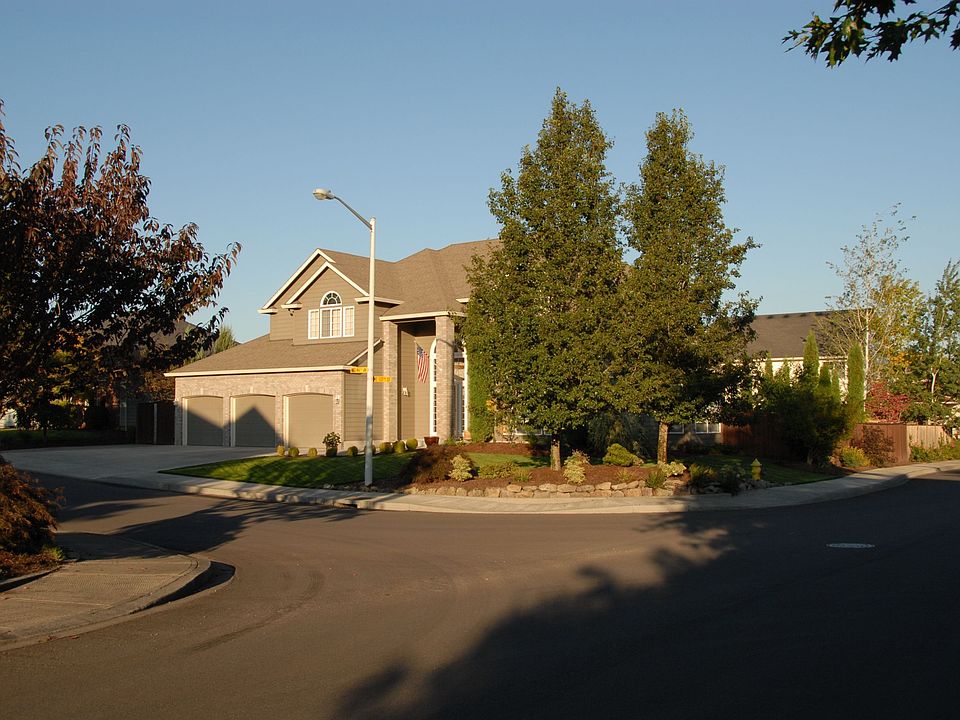 2nd image of 13703 NE 46th Ave