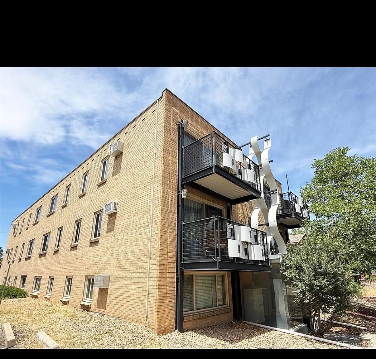 1 bed, 563 sqft, $2,200 — Photo 2