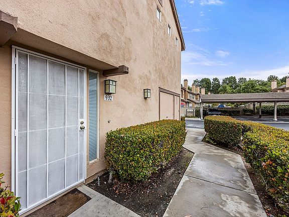 3rd image of 932 S Country Glen Way