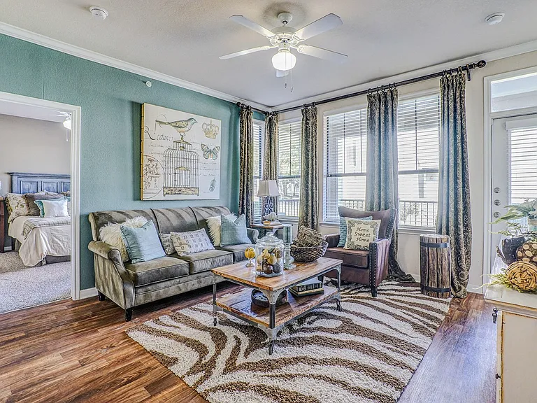 Cypress Lake at Stonebriar Apartments — Photo 9