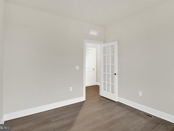 5th image of 130 Steiner Way