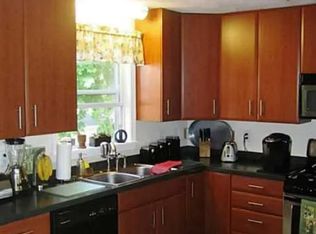 92 Pleasant St, Lincoln, RI 02865