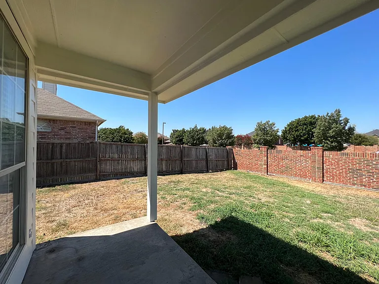 1141 Nickerson Ln — Photo 26