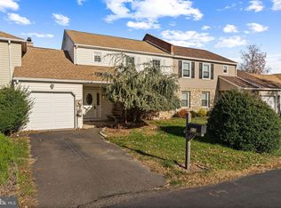 217 Pebble Ct, Chalfont, PA 18914