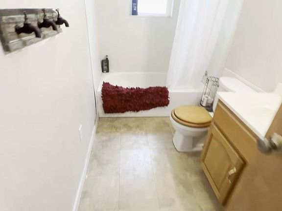 2nd image of 2104 S Oak Ave