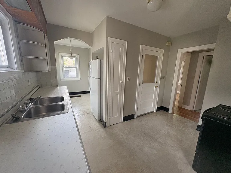 2507 Brookview Blvd — Photo 8