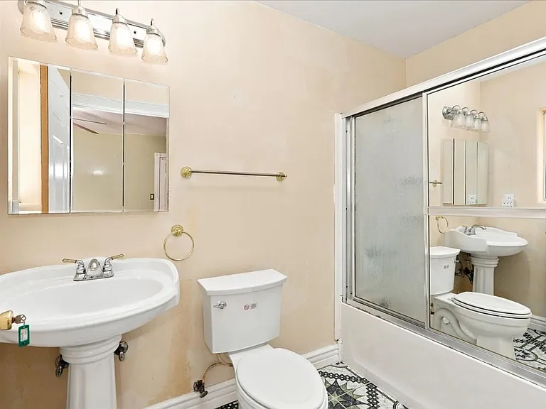 6059 Essex St — Photo 17
