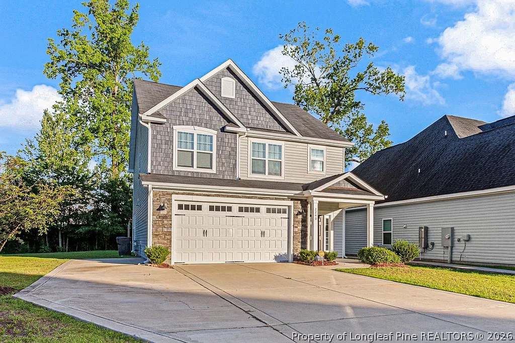 4 bed, 2.5 bath, 2000 sqft, $2,400 — Photo 1