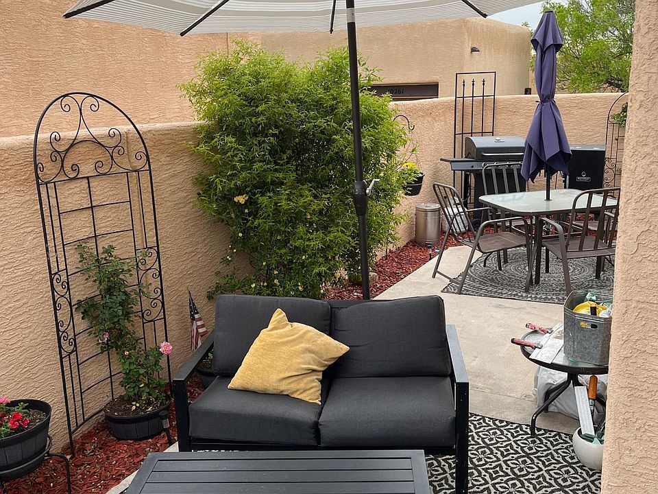 1st image of 10267 Las Casitas Ct NE