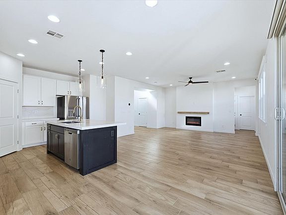 06-10260 Western Pine Ave_10222025