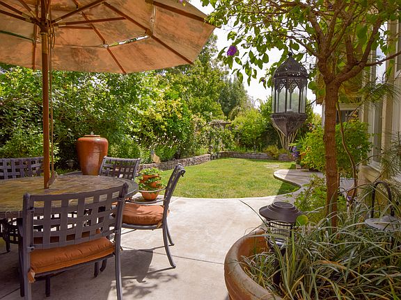 5th image of 432 Bettona Way
