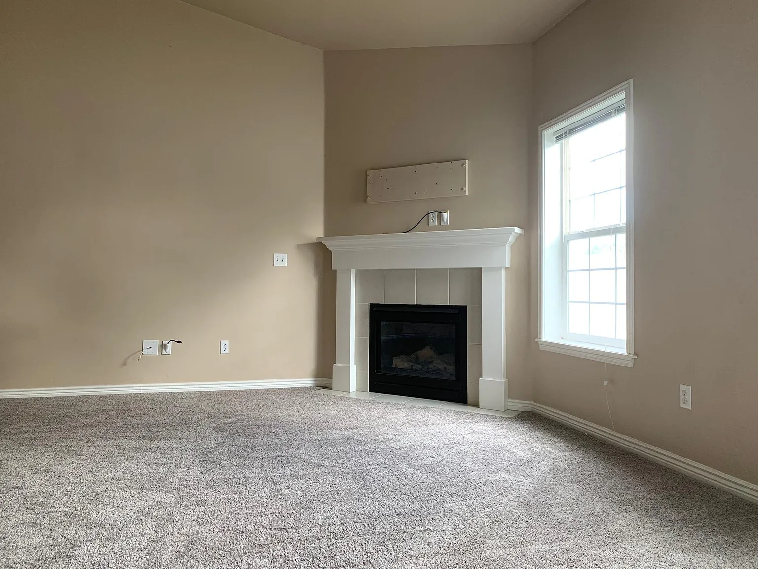 1504 Anny Dr E — Photo 3
