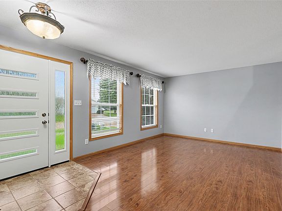 4th image of 3618 Falcon View Rd SW