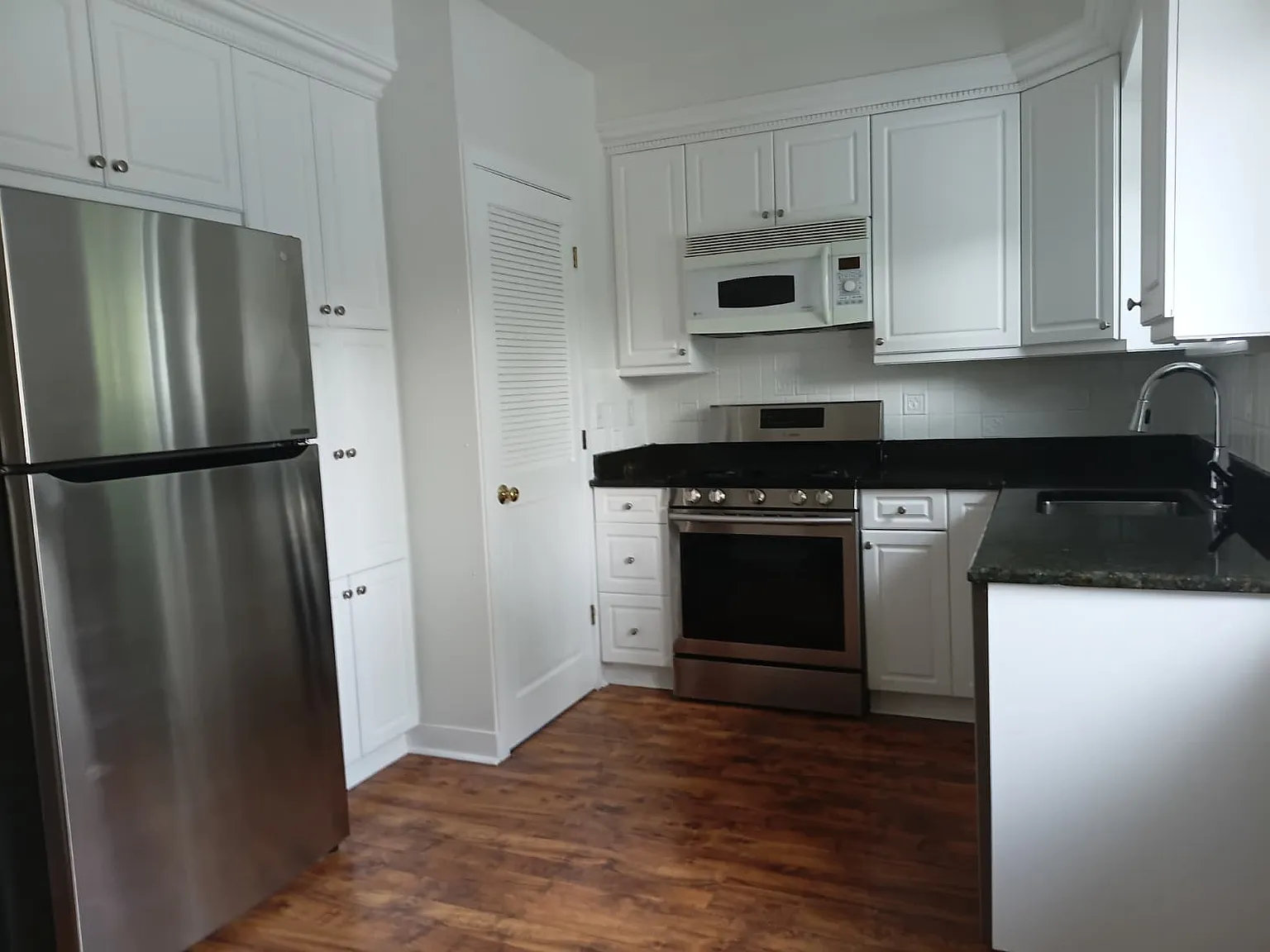 2 bed, $3,100 — Photo 4