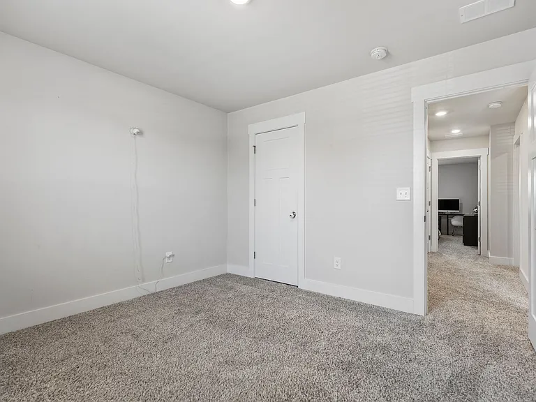 304 Garrison Grove Dr — Photo 21