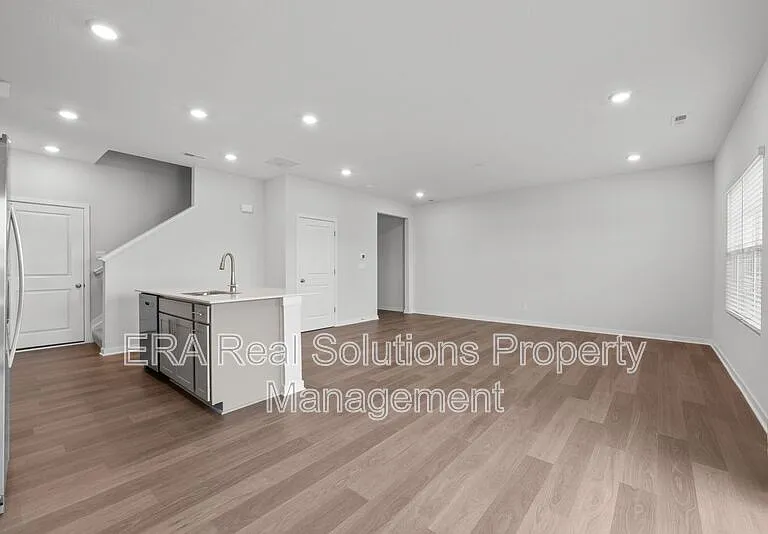 6294 Marinelli Dr S — Photo 7