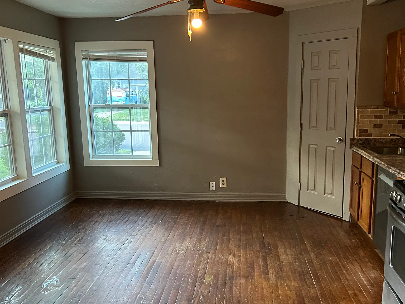 1721 Panhandle St — Photo 3