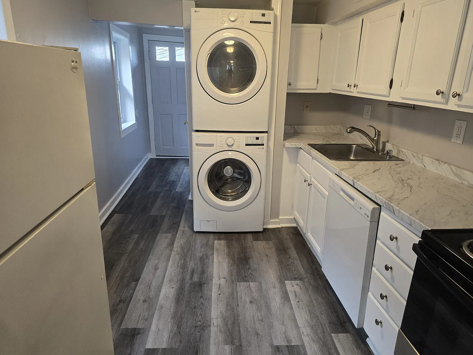 1 bed, 1400 sqft, $1,595 — Photo 2