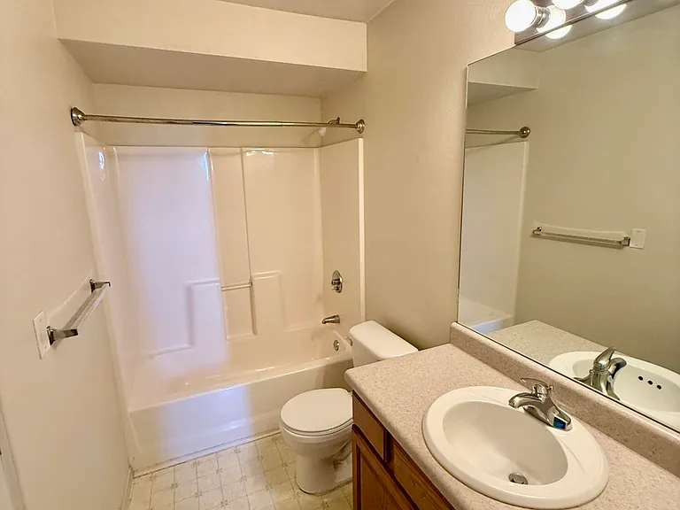 210 Forest Ln — Photo 6