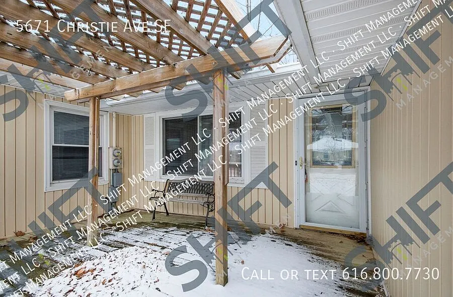 Building Photo - 5671 Christie Ave SE