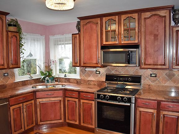 5th image of 2511 N 78th Ave