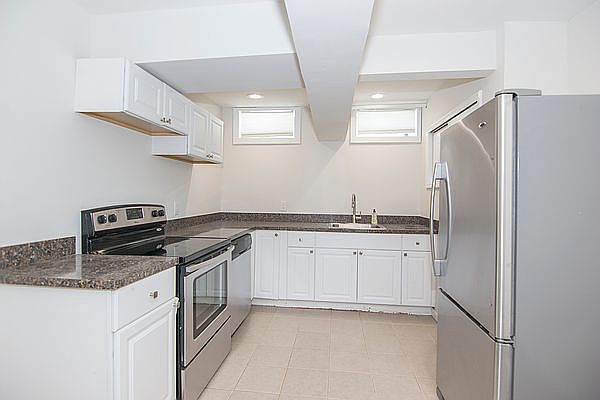 1st image of 27-14 Crescent St #1G