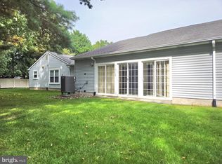 1447 Thornwood Dr, Mount Laurel, NJ 08054