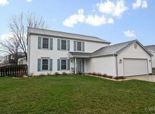 1514 Scottdale Cir, Wheaton, IL 60189