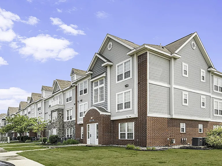 Tracy Creek Apartment Homes — Photo 32