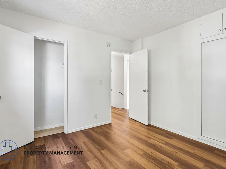 217-219 S. Esplanade St. — Photo 20